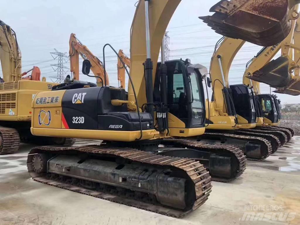 CAT 323 Pásová rýpadla