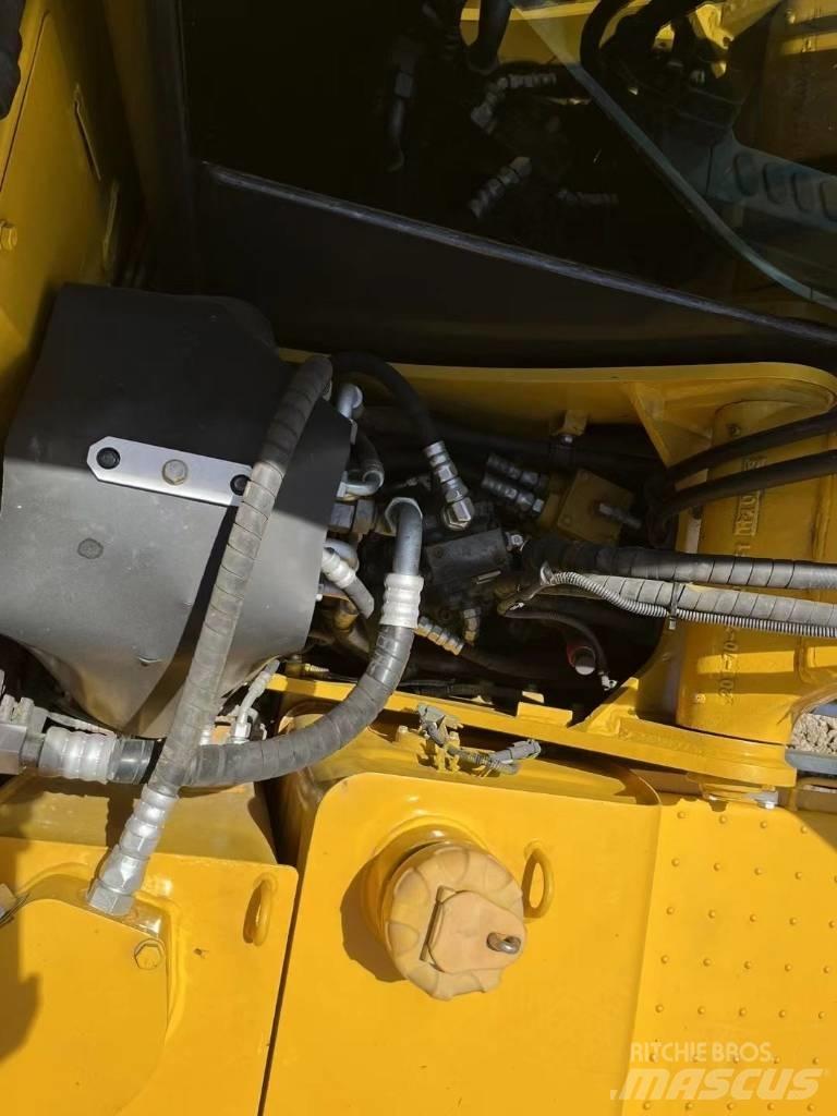 Komatsu PC 70 Pásová rýpadla
