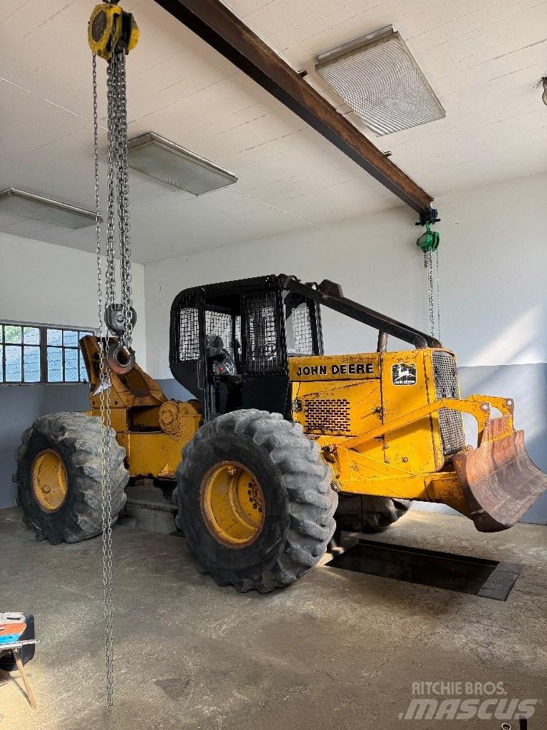 John Deere 540b 540b Lesní traktory