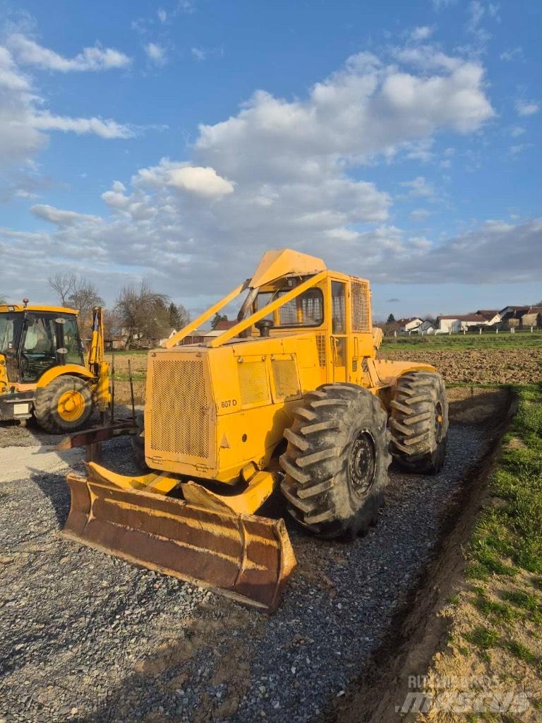 John Deere 667d Lesní traktory