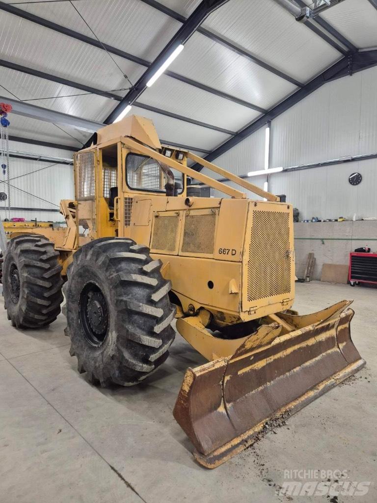 John Deere 667d Lesní traktory