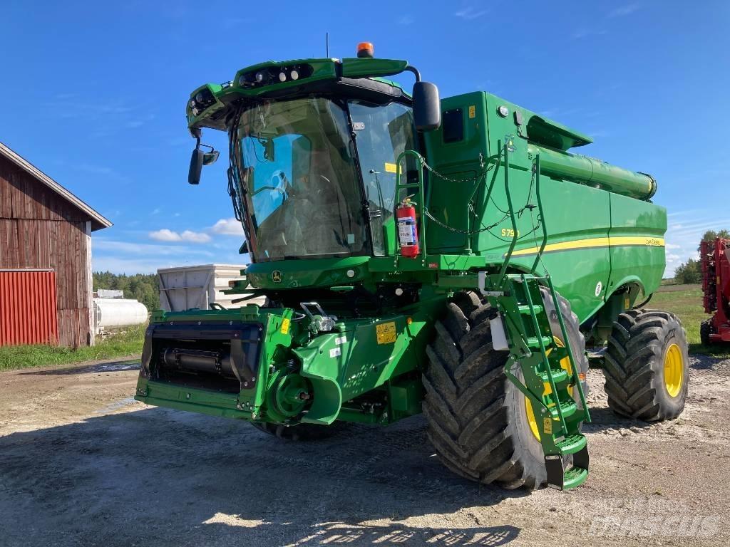 John Deere S790 Sklízecí mlátičky