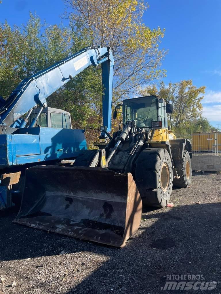Komatsu WA 200 PT-5 Kolové nakladače