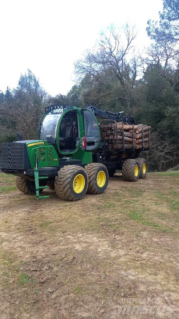 John Deere 1110 E Vyvážecí traktory