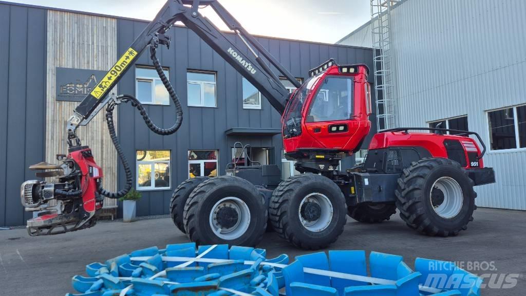 Komatsu 951 Harvestory