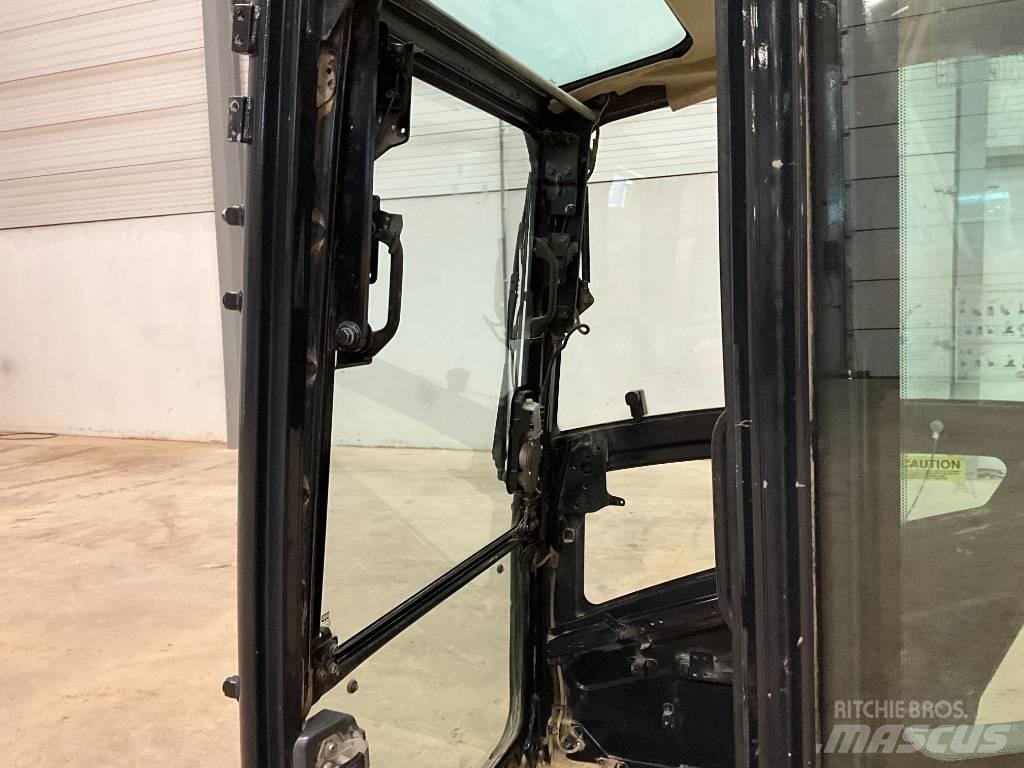 Kubota U 56-5 Kabiny a interiér