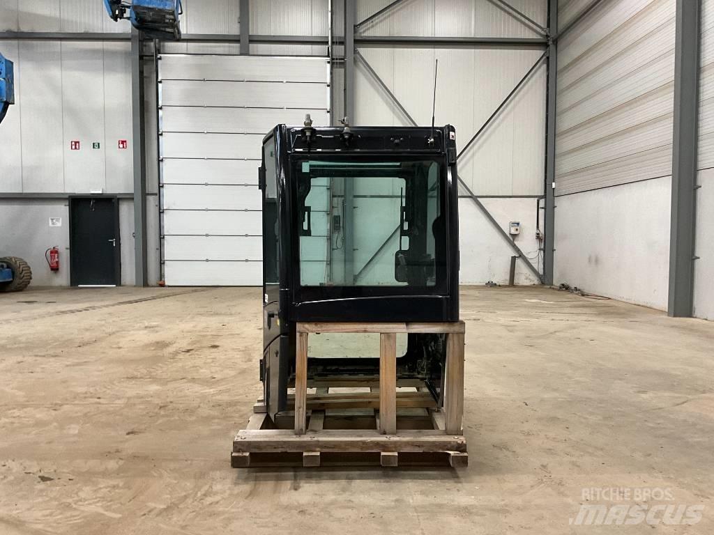 Kubota U 56-5 Kabiny a interiér