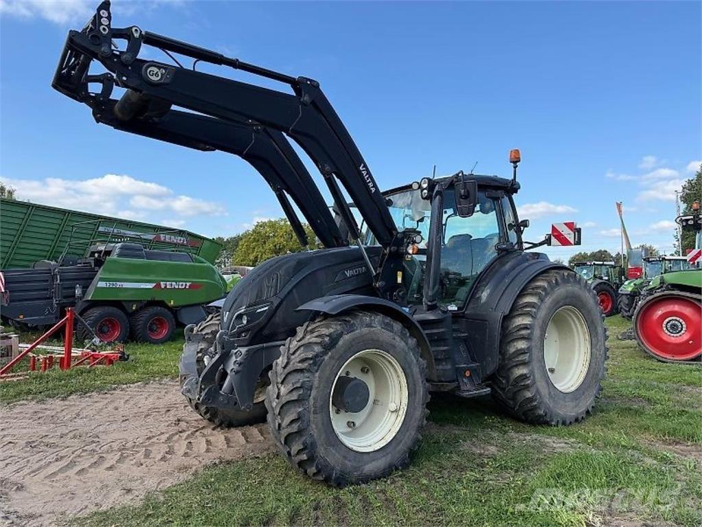 Valtra T 254 Versu Traktory