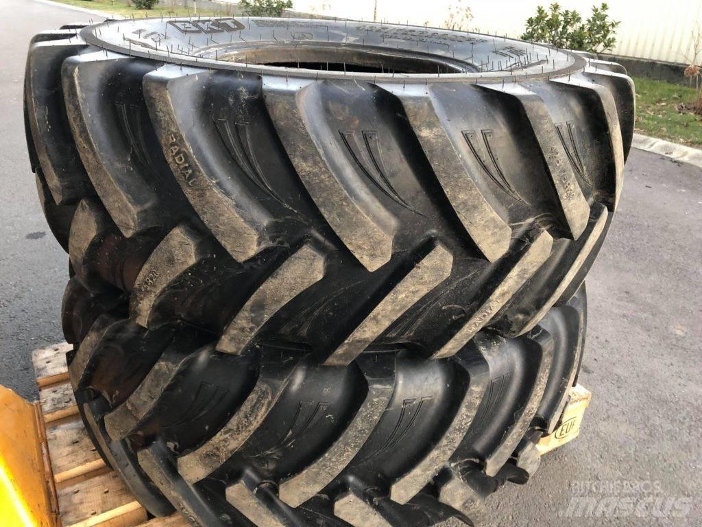 BKT 425/75R20 Pneumatiky, kola a ráfky