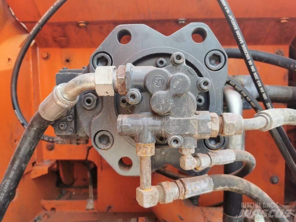 Doosan DX225LC Pásová rýpadla