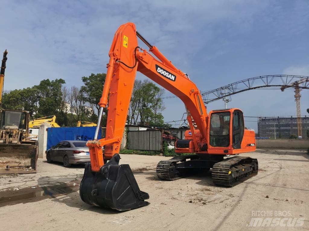 Doosan DX225LC Pásová rýpadla