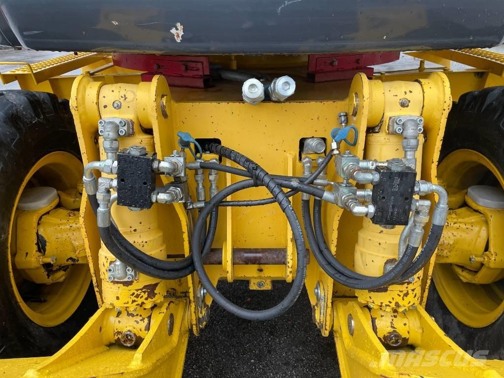 Komatsu PW 98 MR-8 Kolová rýpadla