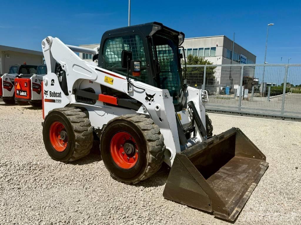 Bobcat S 850 Smykem řízené nakladače