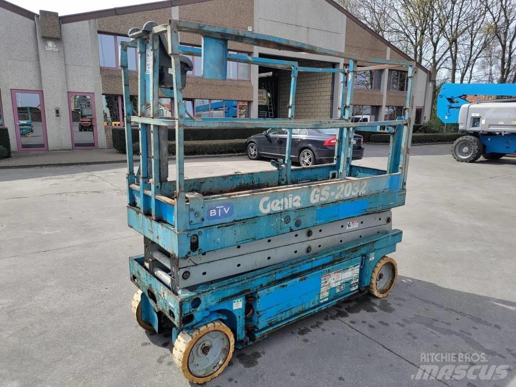 Genie GS 2032 Nůžková zvedací plošina