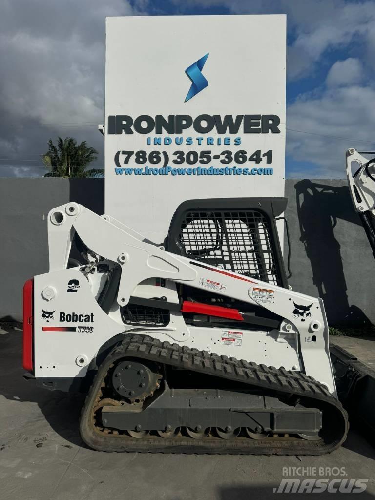 Bobcat T 740 Smykem řízené nakladače