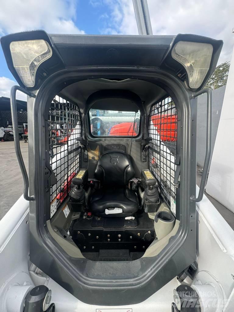 Bobcat T 740 Smykem řízené nakladače