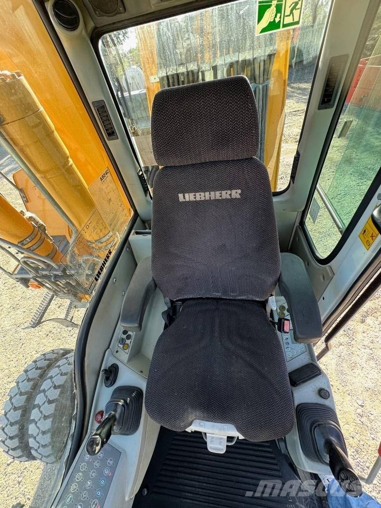 Liebherr A 924 C Stroje pro manipulaci s odpadem