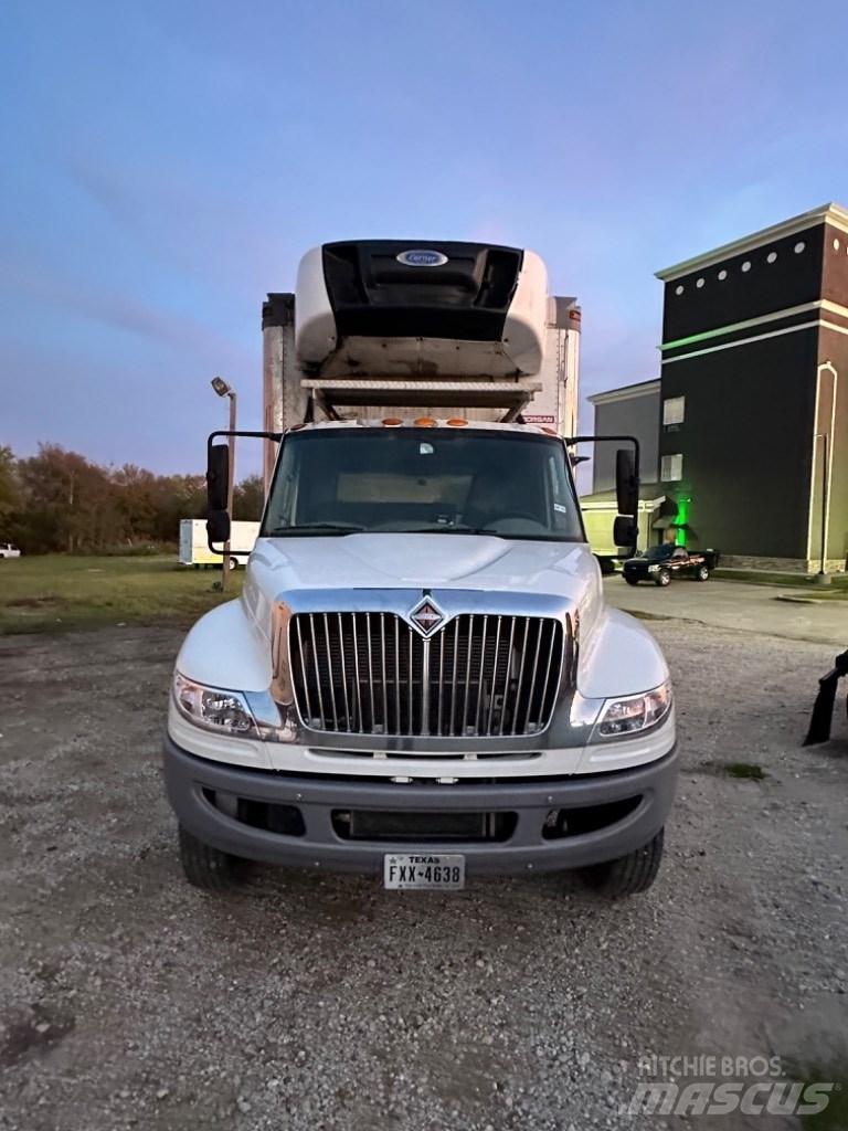 International 4300 Skříňová nástavba