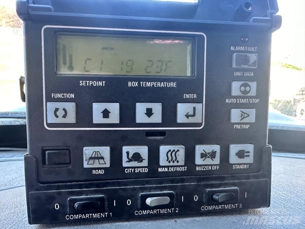 International 4300 Skříňová nástavba