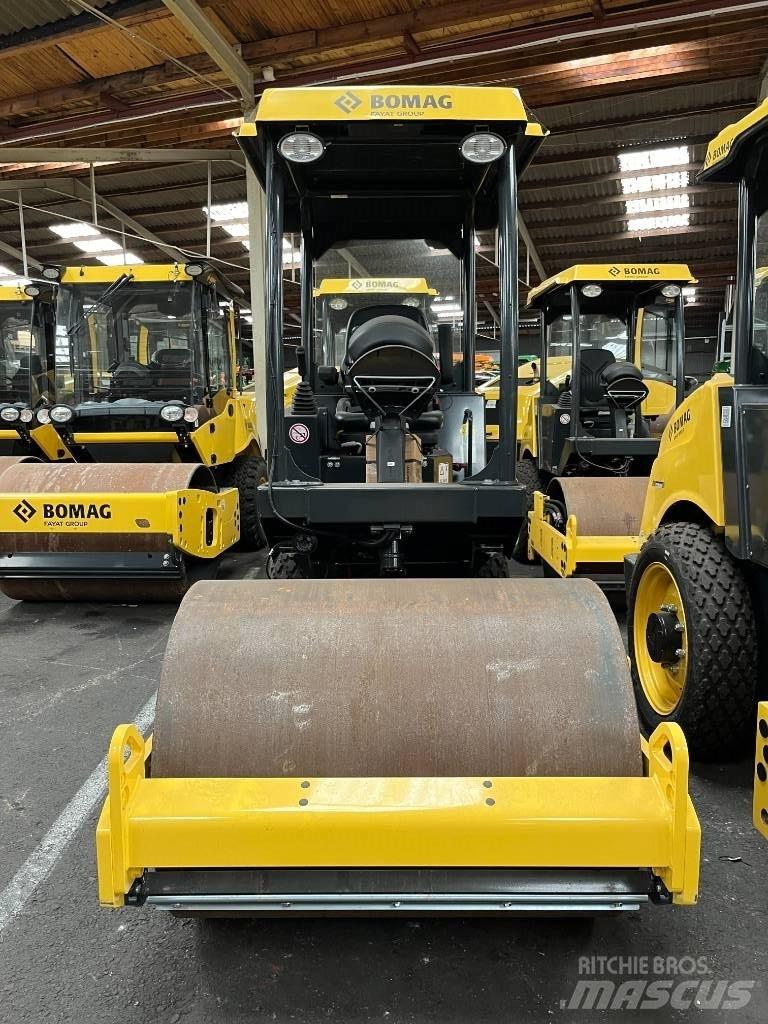 Bomag BW 124 DH-5 Tahačové válce