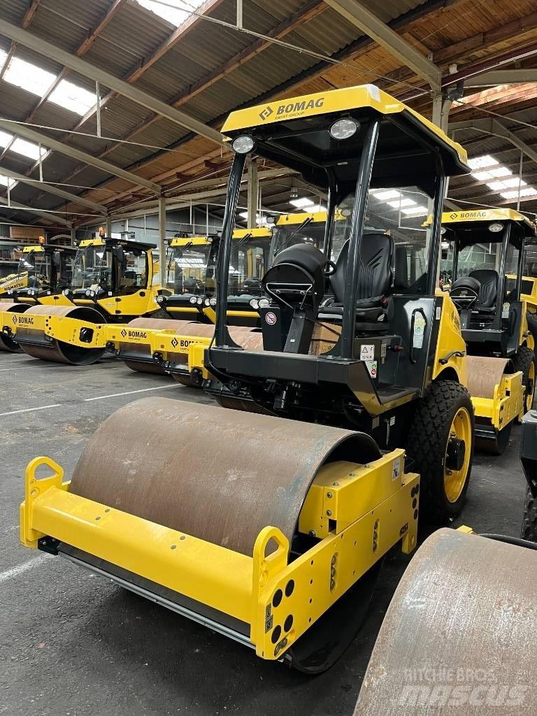 Bomag BW 124 DH-5 Tahačové válce