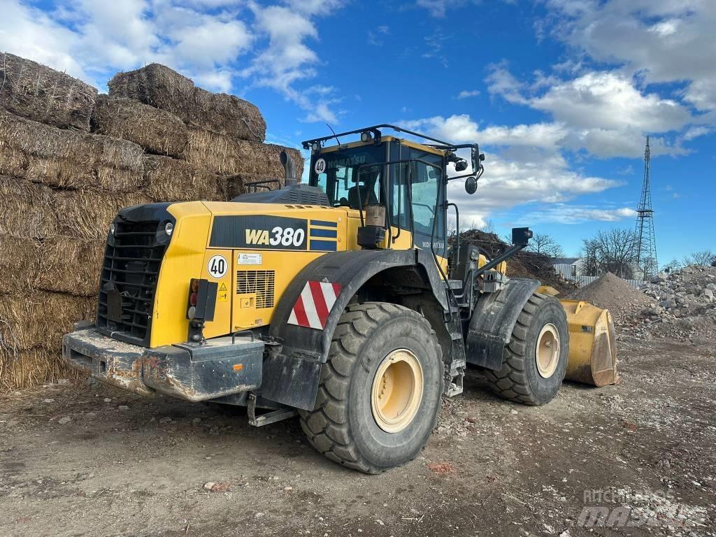 Komatsu WA380-8 Kolové nakladače