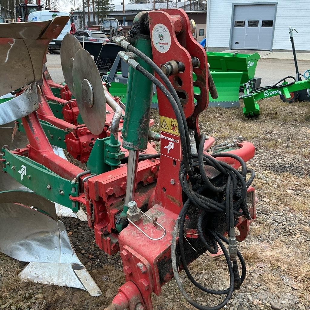 Kverneland ES85 Oboustranné pluhy