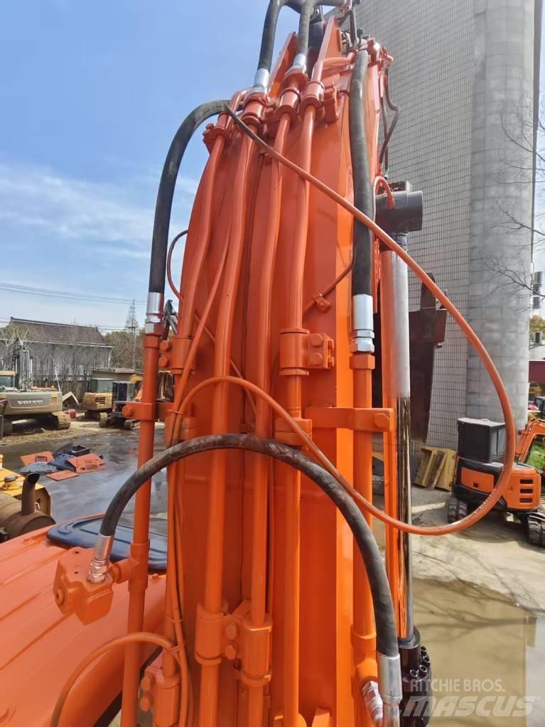 Doosan DX 225 LC Pásová rýpadla