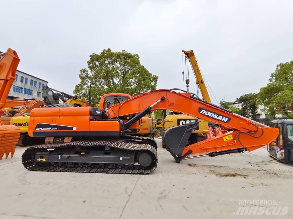 Doosan DX 225 LC Pásová rýpadla