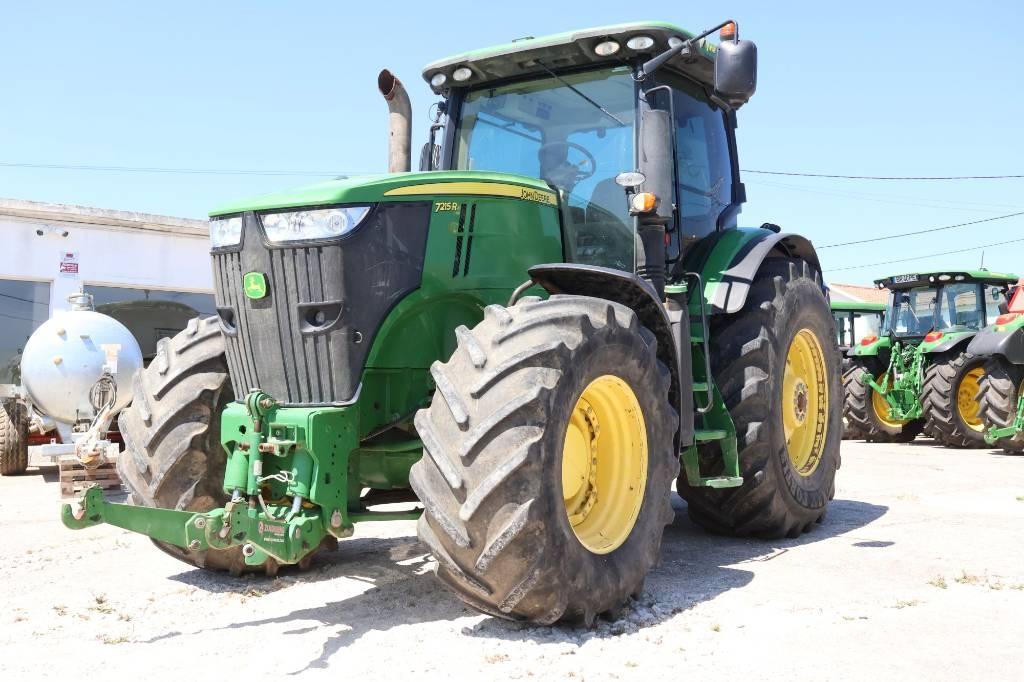 John Deere 7215 R Traktory