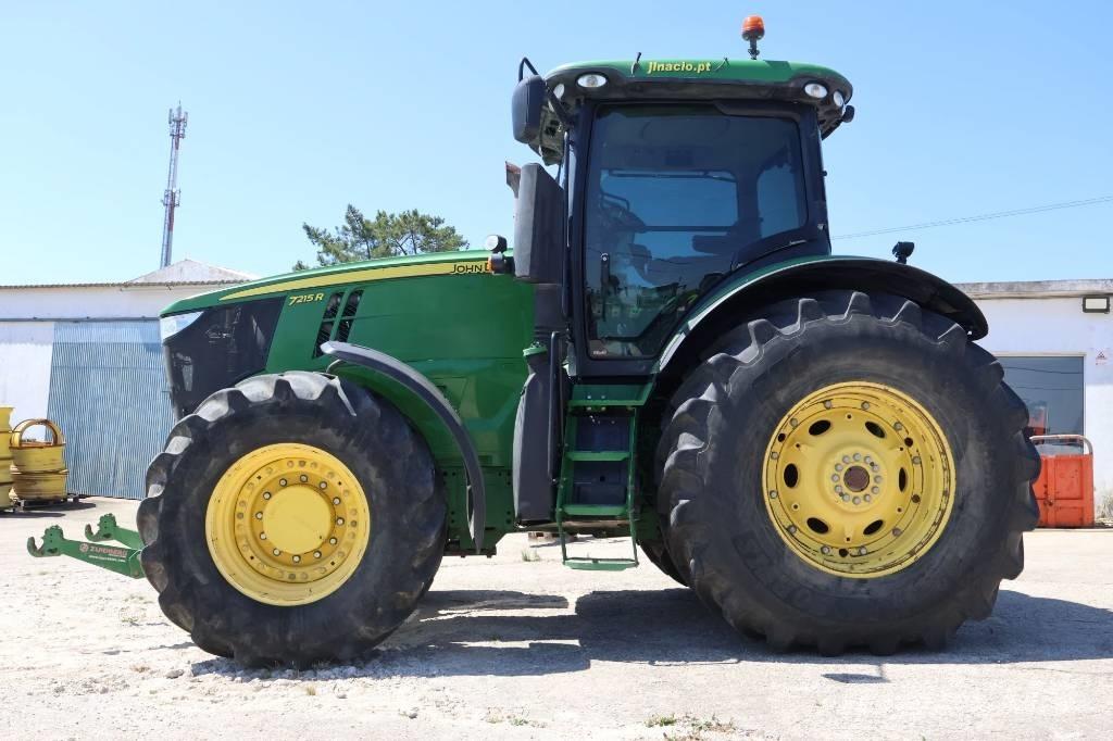 John Deere 7215 R Traktory