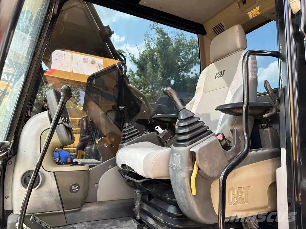 CAT 315D2 Pásová rýpadla