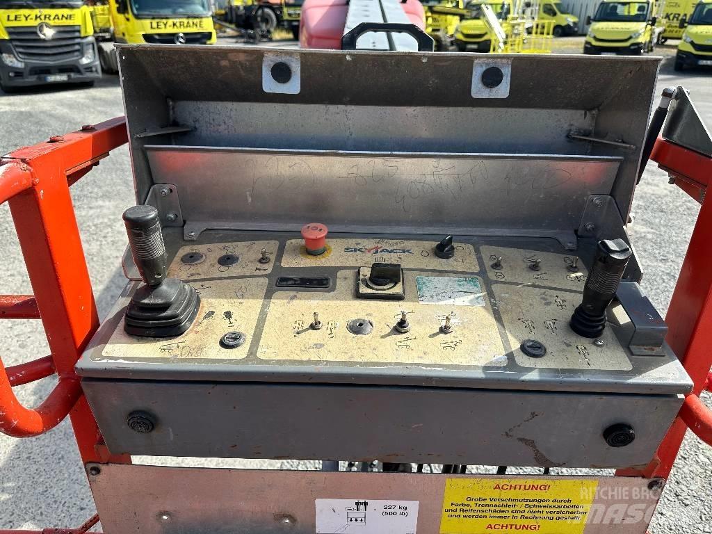 SkyJack SJ66T Kloubové plošiny