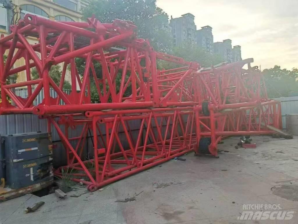 Sany SAC4500T Univerzální terénní jeřáby