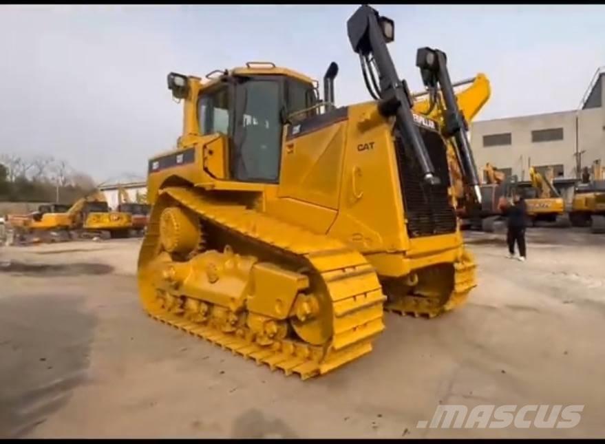 CAT D 8 T Pásové dozery