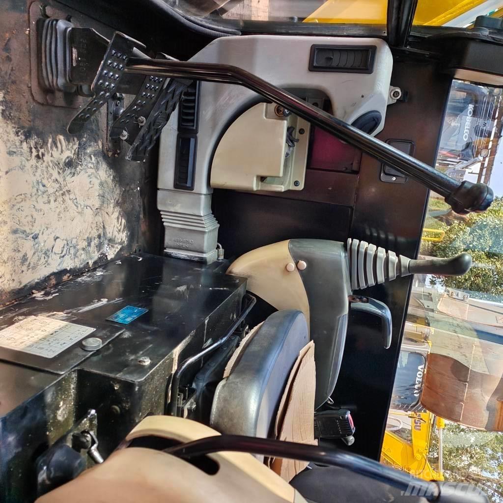 CAT 305.5 E Mini rýpadla < 7t