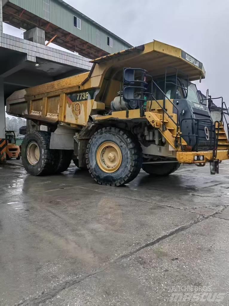 CAT 777E Kloubové dempry