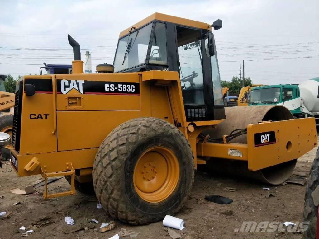 CAT CS583C Tahačové válce