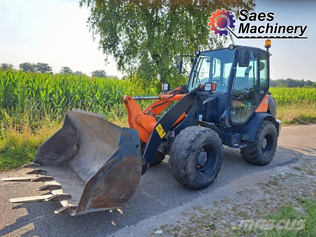 Komatsu WA70-7 Kolové nakladače