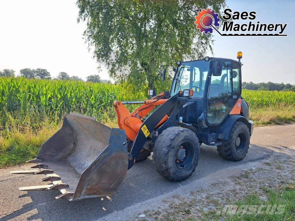 Komatsu WA70-7 Kolové nakladače