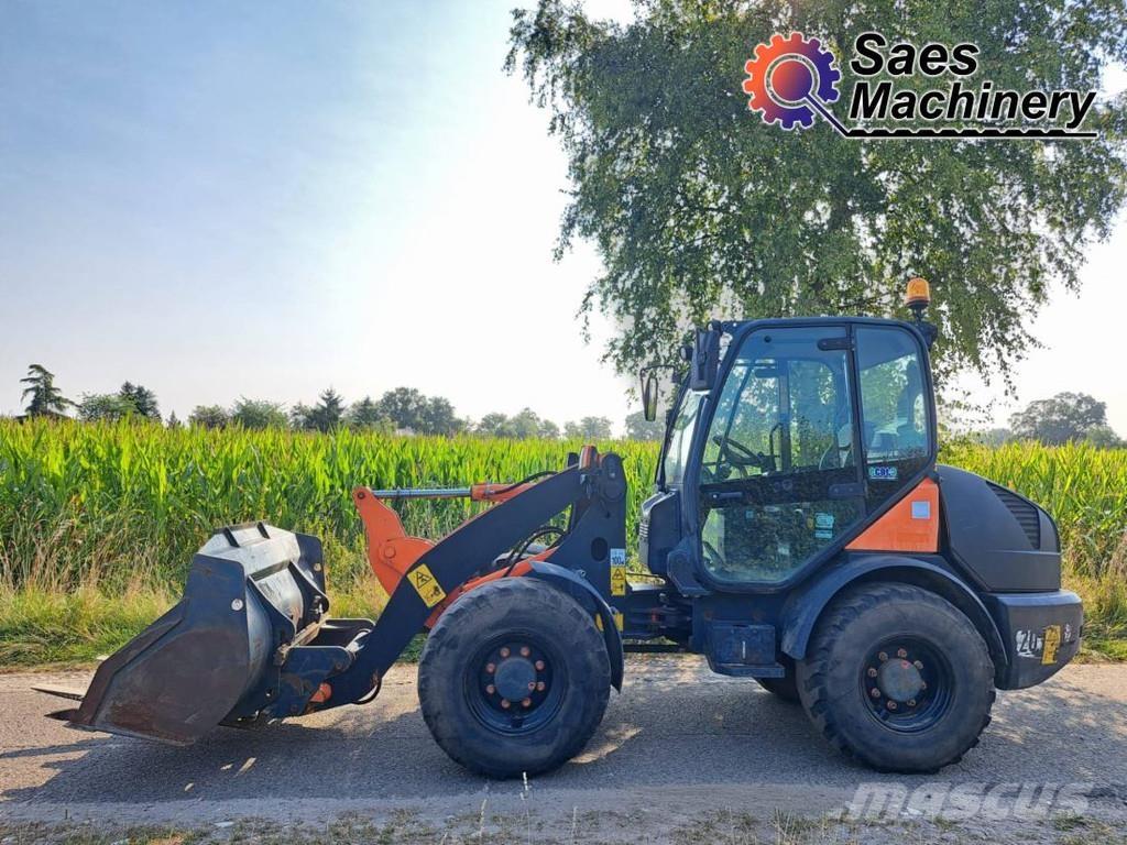 Komatsu WA70-7 Kolové nakladače