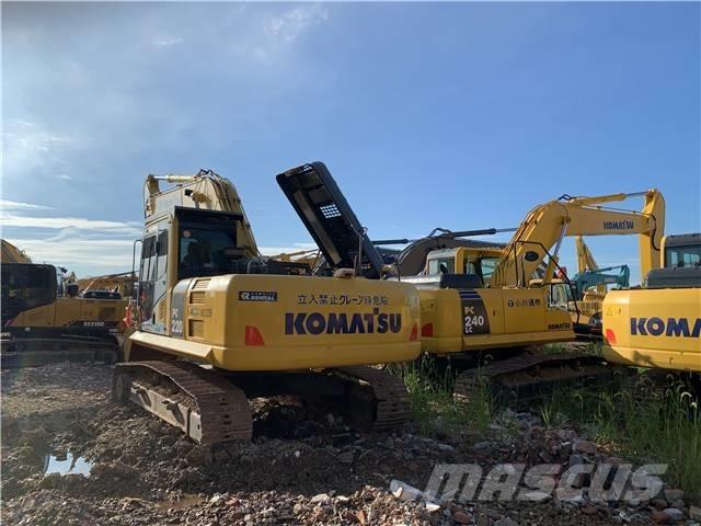 Komatsu PC 220-8 Pásová rýpadla