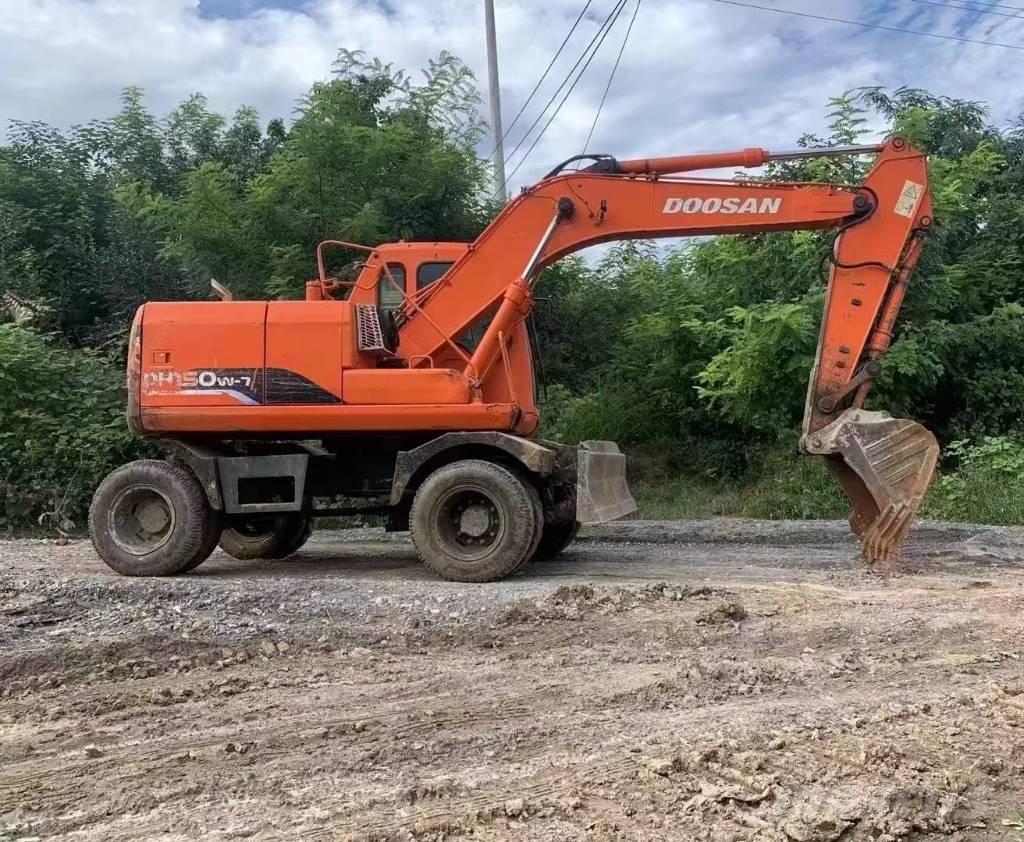 Doosan 150 W-7 Kolová rýpadla