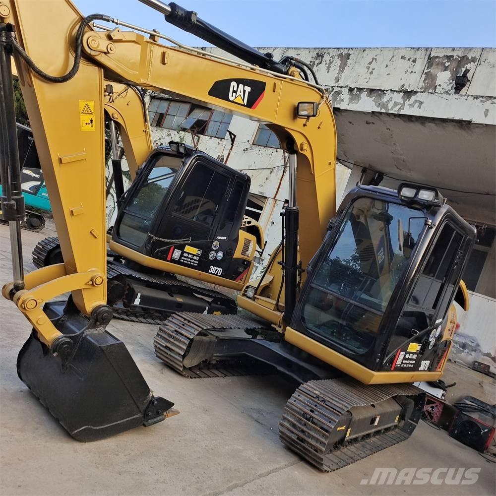 CAT 307 D Midi rýpadla 7t - 12t