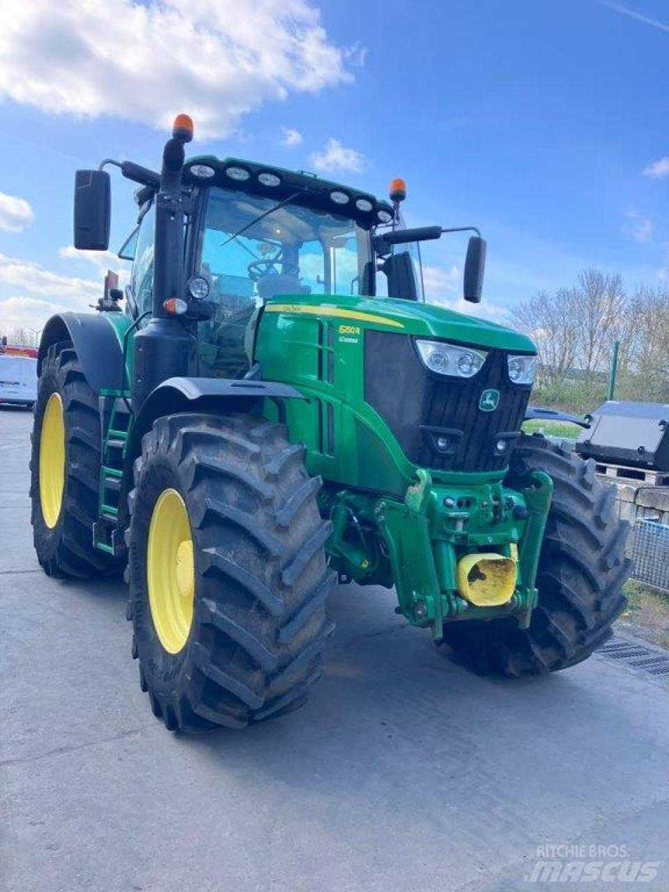 John Deere 6250R Traktory