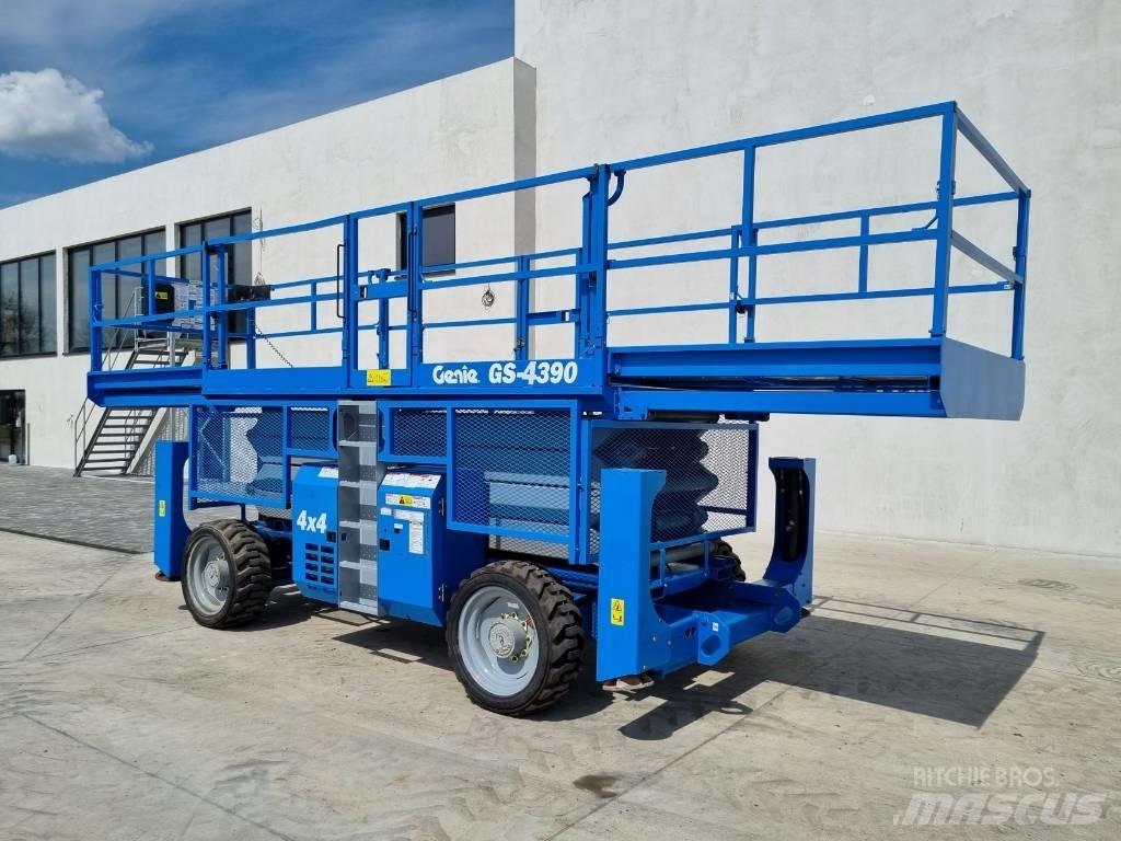 Genie GS 4390        P478 Nůžková zvedací plošina