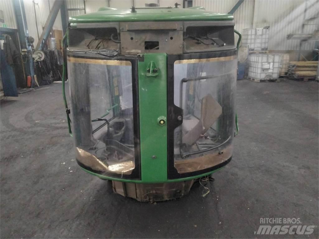 John Deere 1270E Kabiny a interiér