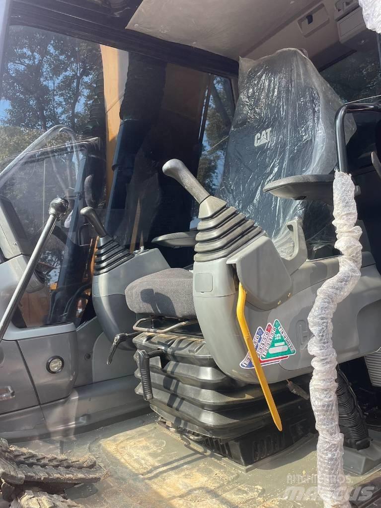 CAT 312 Midi rýpadla 7t - 12t
