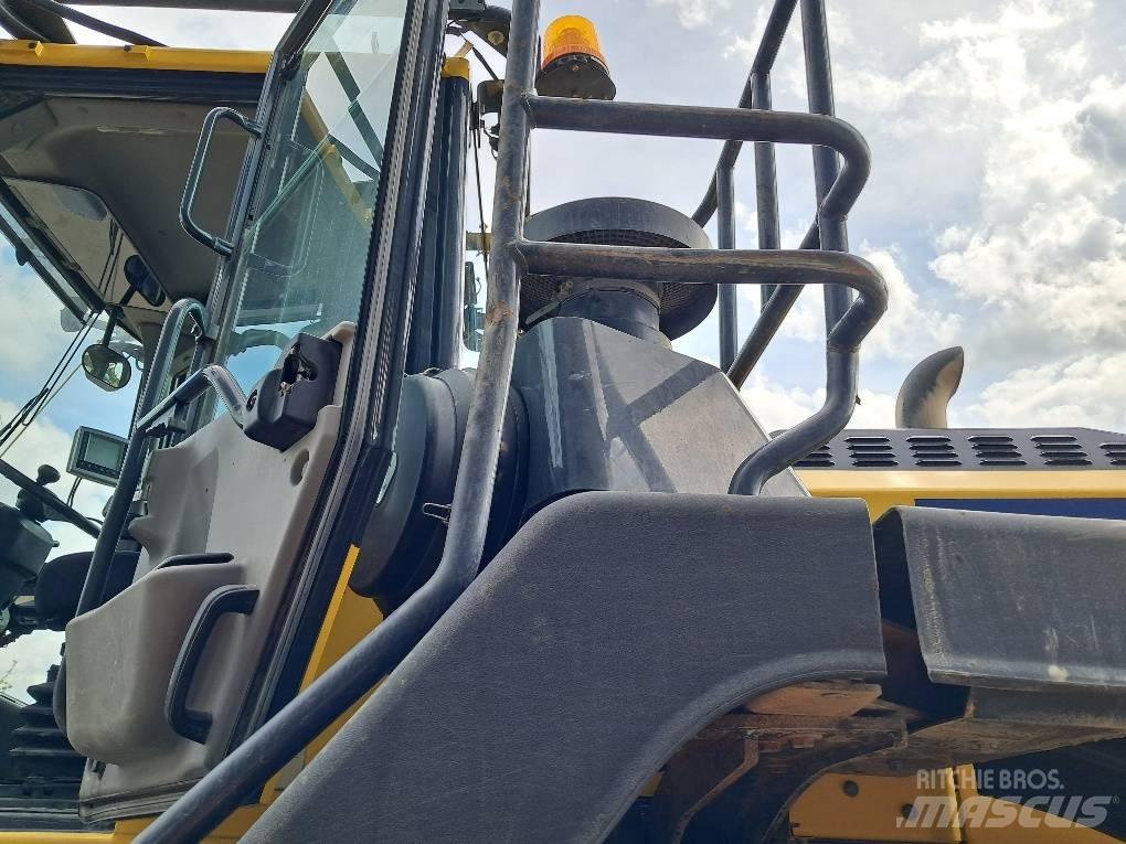 Komatsu WA480-8 Kolové nakladače