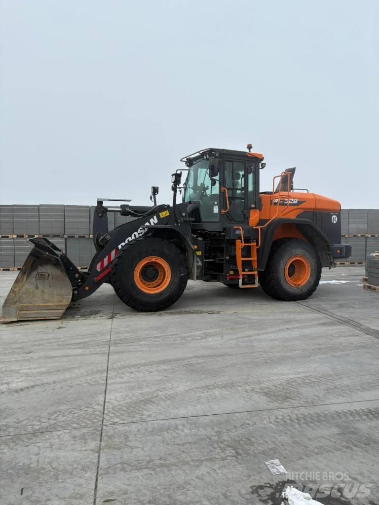 Doosan DL 320-7 Kolové nakladače